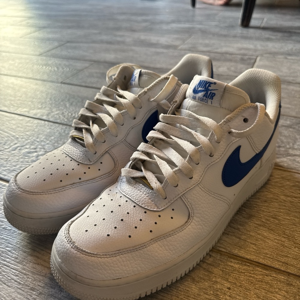 Nike Air Force 1 ‘07 Low White Hyper Royal
Excellent Condition!